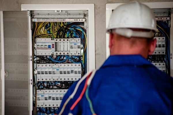 Emergency Electrician in Bromsgrove: Fast Response When Every Minute Matters